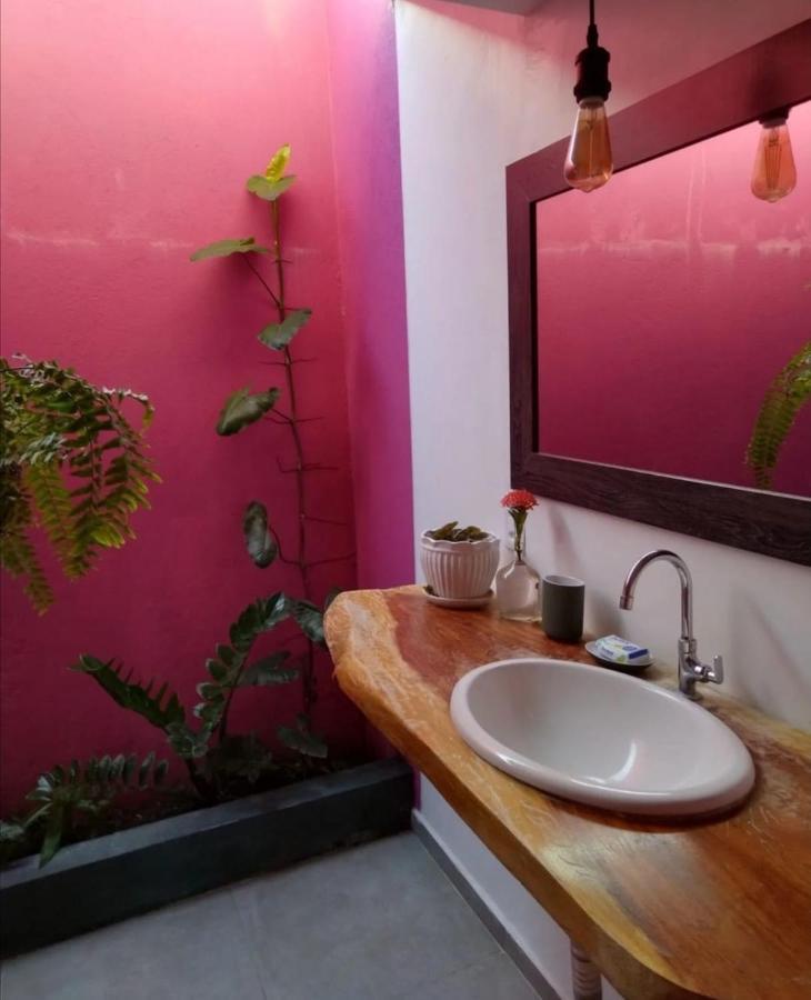 Quarto Triplo com Banheiro Privativo
